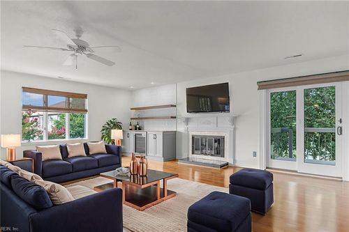 35-4239 Hatton Point Ln, Portsmouth, VA, 23703-4041 | Card Image