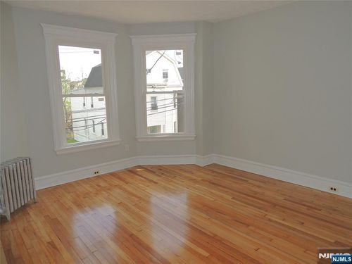 54 N 5th St, Newark, NJ, 07107-2906 | Card Image