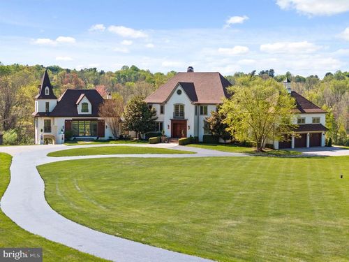 925 Drovers Ln, Chester Springs, PA, 19425-2016 | Card Image
