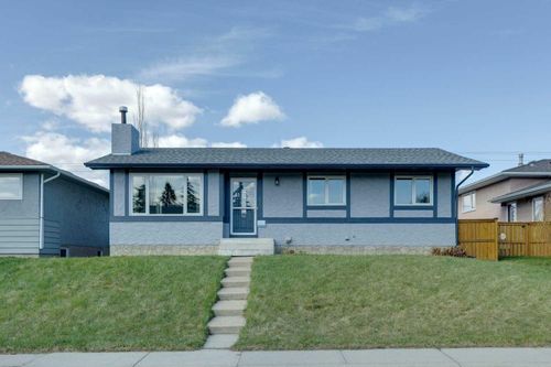 5916 18 Ave Ne, Calgary, AB, T1Y1P1 | Card Image