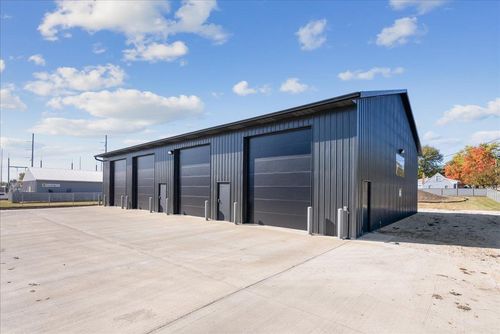 1-2-3-4-1005 Maynard, Waterloo, IA, 50701 | Card Image