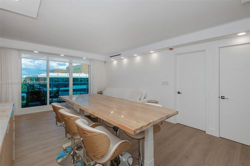 834-2301 Collins Ave, Miami Beach, FL, 33139-1629 | Card Image