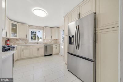 220 Stevenson Avenue, House other with 5 bedrooms, 3 bathrooms and null parking in BEVERLY NJ | Image 3