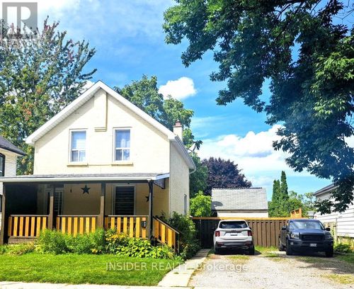 658 Brown St, Peterborough, ON, K9J4K5 | Card Image