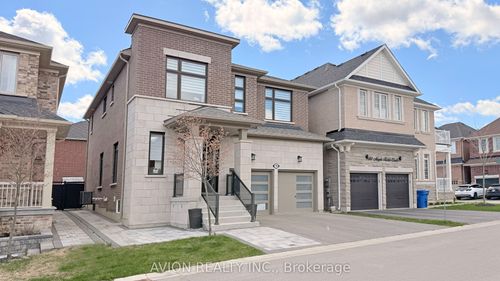 76 Maple Fields Cir, Aurora, ON, L4G3X6 | Card Image