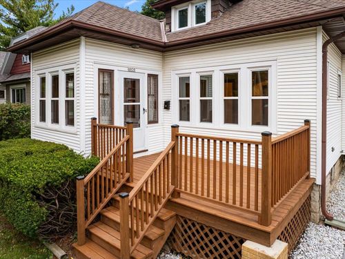 6830 Kinsman St, Wauwatosa, WI, 53213-2822 | Card Image