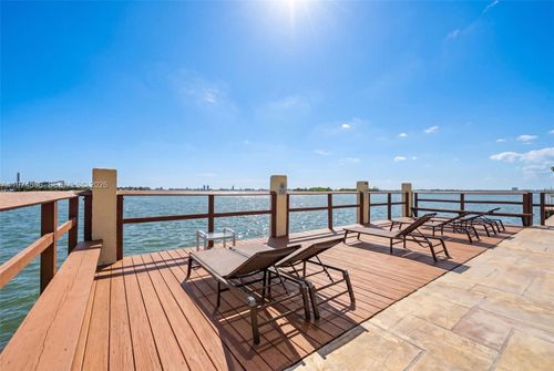 16-7845 Ne Bayshore Ct, Miami, FL, 33138-6323 | Card Image