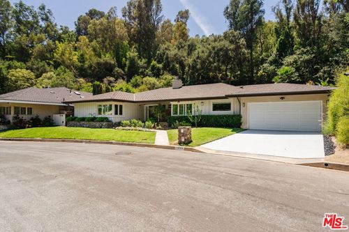 1355 Shadybrook Drive, Los Angeles, CA, 90210 | Card Image