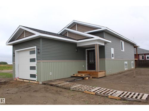 27 Whitetail Rd, Mundare, AB, T0B3H0 | Card Image