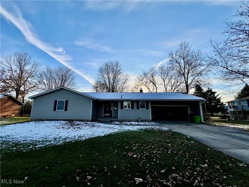 200 Vineyard Way, Doylestown, OH, 44230-1453 | Card Image