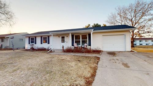 1016 W Elm St, Lake City, MN, 55041-2027 | Card Image