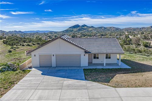 10540 Darling Rd, Agua Dulce, CA, 91390-5450 | Card Image
