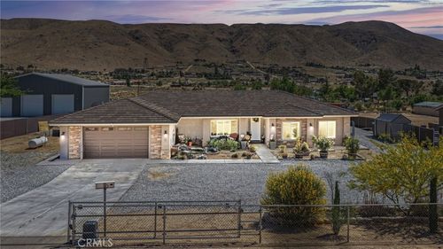 22567 Ocotillo Way, Apple Valley, CA, 92308 | Card Image