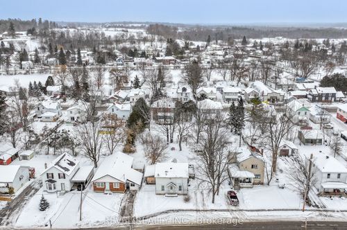 439 Metcalf St, Tweed, ON, K0K3J0 | Card Image