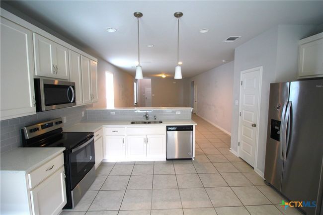 200 El Dorado Rd, House other with 5 bedrooms, 3 bathrooms and null parking in Jarrell TX | Image 5