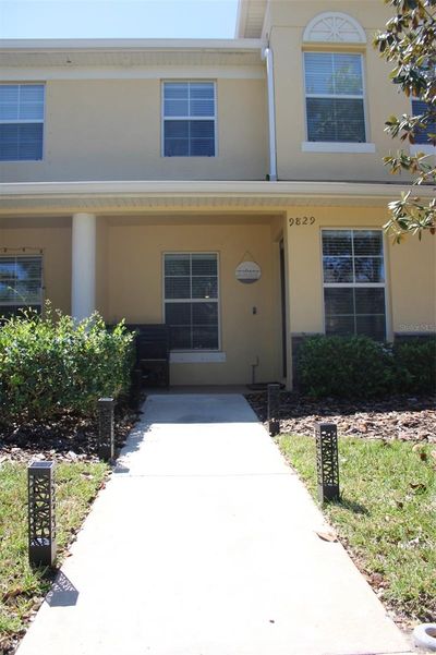 9829 Trumpet Vine Loop, Townhouse with 3 bedrooms, 3 bathrooms and null parking in Trinity FL | Image 2