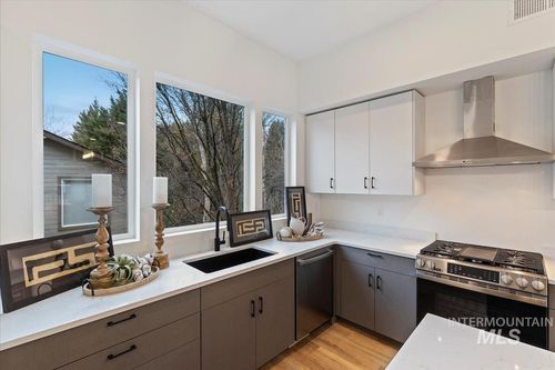 2025 S Makar Ln, Boise, ID, 83706-4405 | Card Image