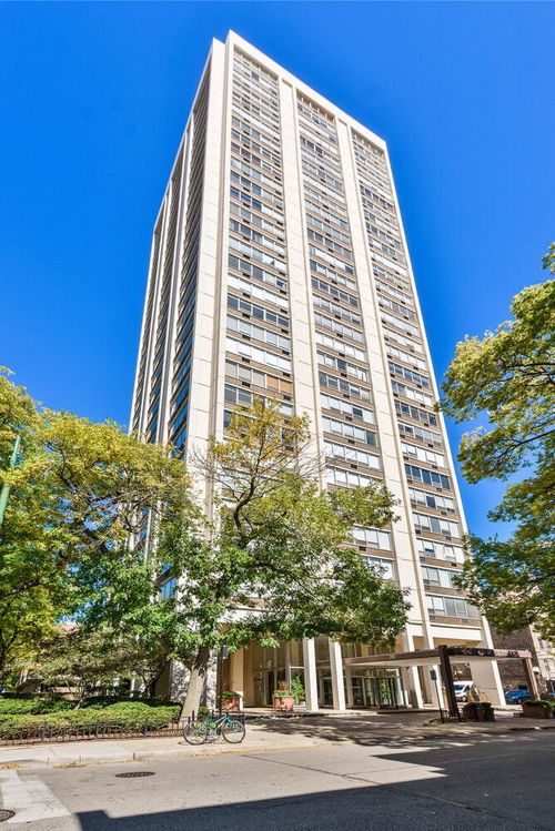 apt-503-70 Burton Pl, Chicago, IL, 60610-1460 | Card Image