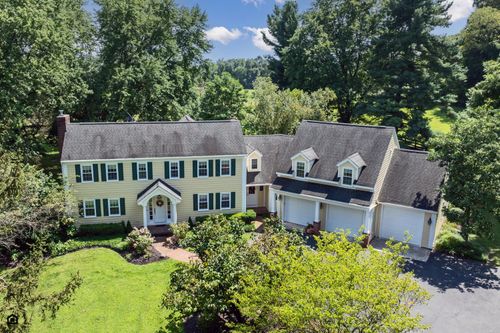 5701 Lancaster Circleville Rd Sw, Lancaster, OH, 43130-8349 | Card Image