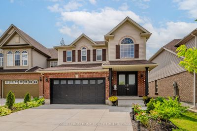 201 Brandenburg Crt, House other with 4 bedrooms, 3 bathrooms and 4 parking in Waterloo ON | Image 2