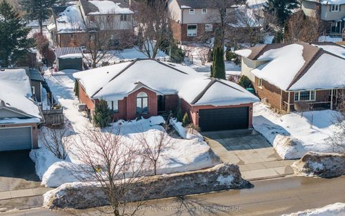 28 Keating Dr, Elora, ON, N0B1S0 | Card Image