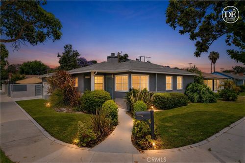2905 Magnolia Ave, Long Beach, CA, 90806-1439 | Card Image