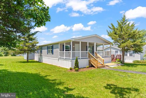 300 Dean St, ELIZABETHTOWN, PA, 17022-8775 | Card Image