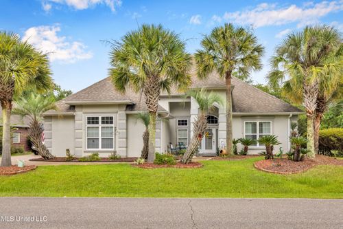 8354 Makiki Dr, Diamondhead, MS, 39525-4029 | Card Image