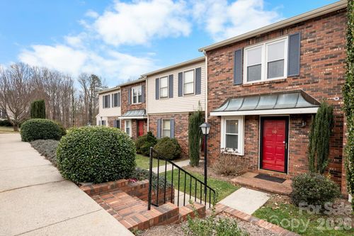 apt-60-2705 N Center St, Hickory, NC, 28601-1345 | Card Image