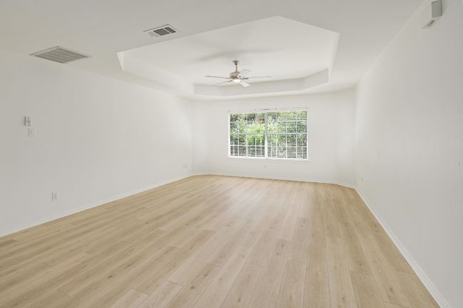 Spacious game room on the second floor | Image 16