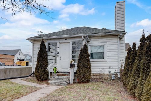 7106 W National Ave, WEST ALLIS, WI, 53214 | Card Image