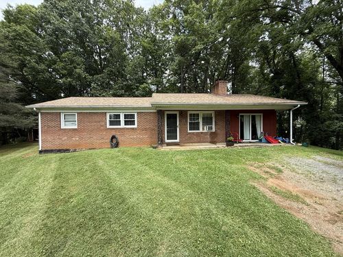 211 Stanley Dr, Galax, VA, 24333-2216 | Card Image