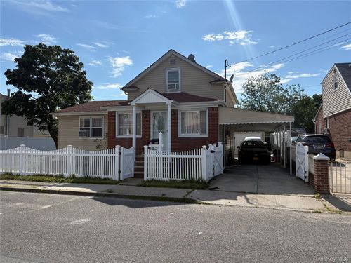 243 Biltmore Ave, Elmont, NY, 11003-1538 | Card Image