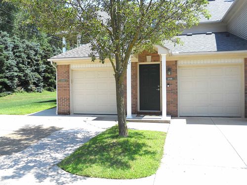21015 Cooper Dr, Macomb, MI, 48044-6604 | Card Image
