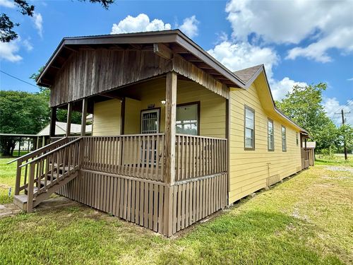 1002 W 2nd St, El Campo, TX, 77437-4810 | Card Image
