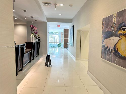 apt-4102-1800 N Bayshore Dr, Miami, FL, 33132-3235 | Card Image