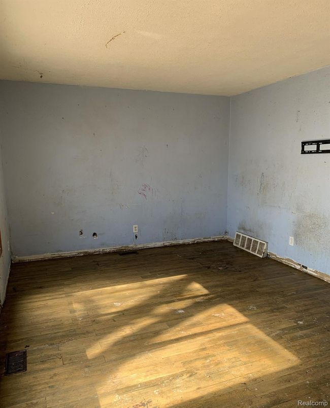 1145 Laport Ave, House other with 4 bedrooms, 2 bathrooms and null parking in Mount Morris MI | Image 4