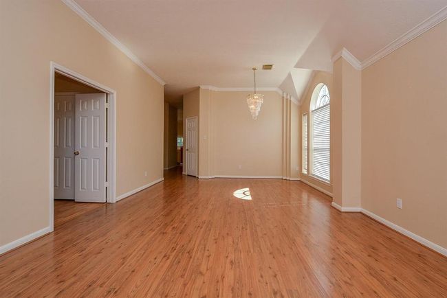 Formal Area | Image 5