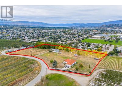 848 Webster Rd, House other with 5 bedrooms, 4 bathrooms and 2 parking in Kelowna BC | Image 1