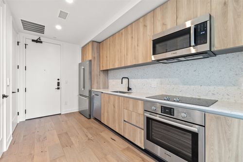 2508-84 N Interstate 35, Austin, TX, 78701-4983 | Card Image