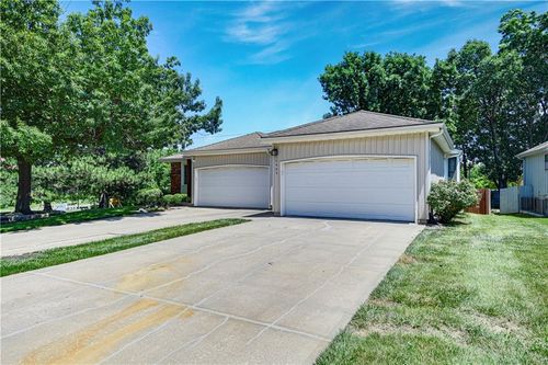 12303 W 105th Ter, Overland Park, KS, 66215-2281 | Card Image