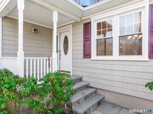 15 Old Village Ln, Trumbull, CT, 06611-1831 | Card Image