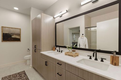 apt-575-3001 W 11th St, Houston, TX, 77008-6499 | Card Image