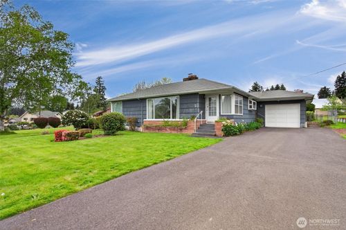 2 Pacific Pl, Longview, WA, 98632-5302 | Card Image