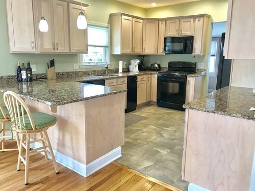 nov-to-june-37 R St, Hull, MA, 02045-1623 | Card Image