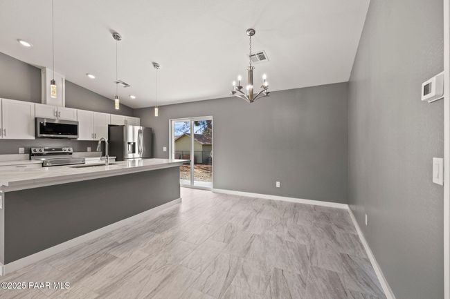 Dining Area | Image 15