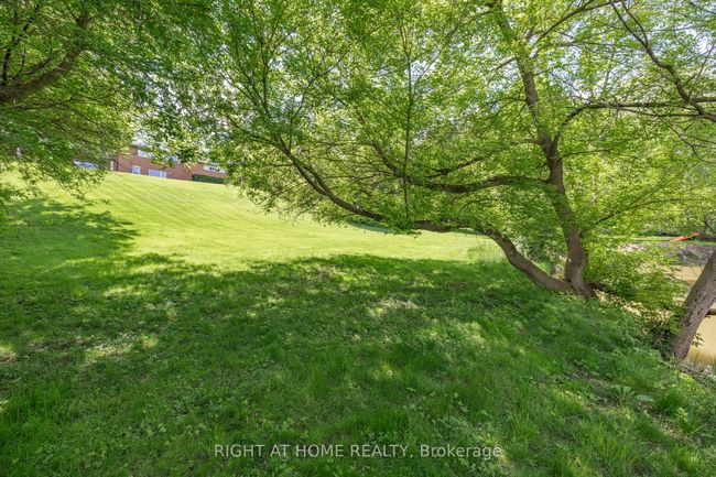 42 Valleyview Rd, House other with 5 bedrooms, 2 bathrooms and 6 parking in Brampton ON | Image 41