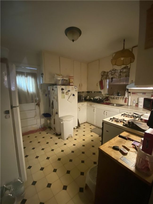 1040 E 5 Th St, House other with 2 bedrooms, 1 bathrooms and 4 parking in Alice TX | Image 5