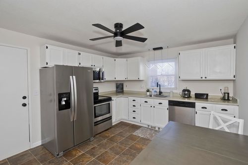 apt-d-60 Chapin St, Holyoke, MA, 01040-3086 | Card Image