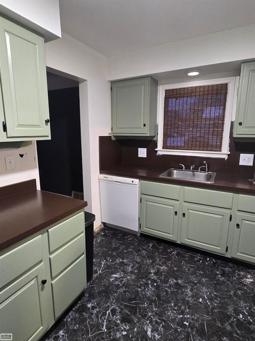 520 N Alexander Ave, Royal Oak, MI, 48067-1990 | Card Image